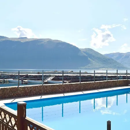 Сasa de vacaciones 10 Person In Eidsvag-by Traum Rød