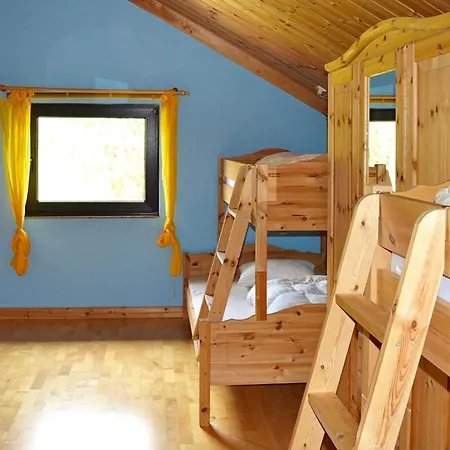10 Person In Eidsvag-by Traum *