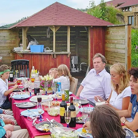 10 Person In Eidsvag-by Traum