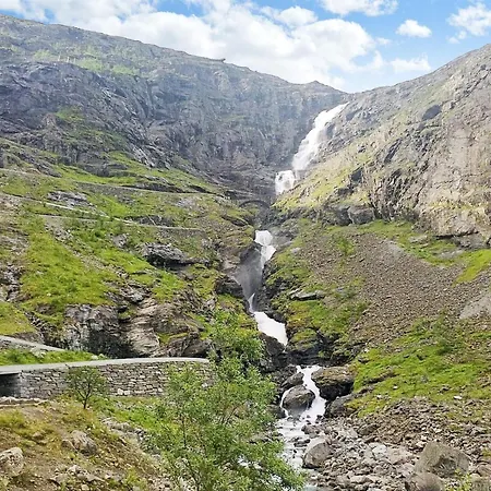 10 Person In Eidsvag-by Traum Nyaraló