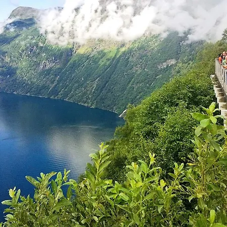Сasa de vacaciones 10 Person In Eidsvag-by Traum *