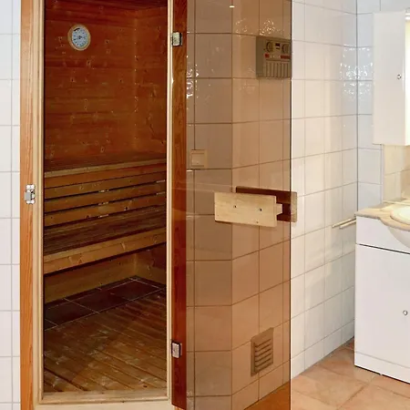 10 Person In Eidsvag-by Traum Ferienhaus