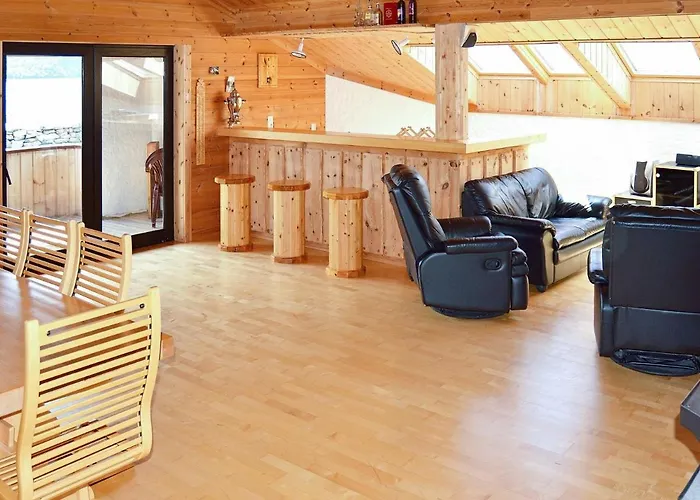 10 Person In Eidsvag-by Traum Rød