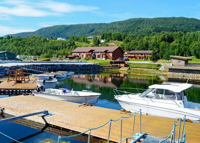 10 Person In Eidsvag-by Traum *