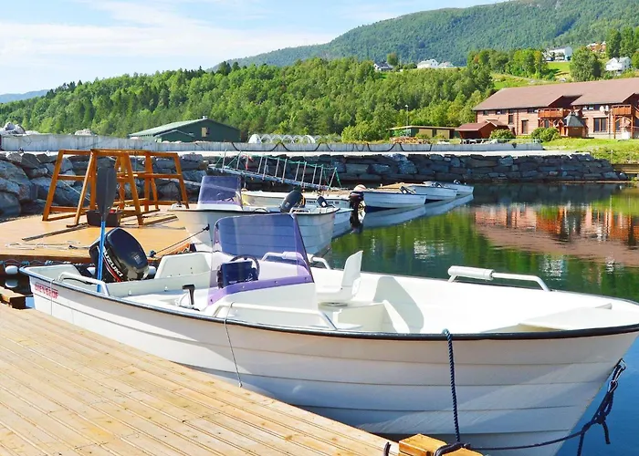 10 Person In Eidsvag-by Traum 度假居 *