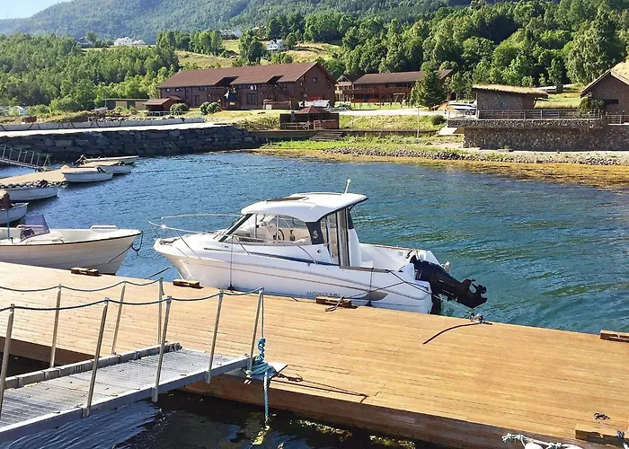 10 Person In Eidsvag-by Traum Vakantiehuis *